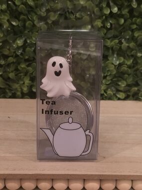 Spooky Little Ghost Tea Infuser: Stainless Steel Loose-leaf Steeper
